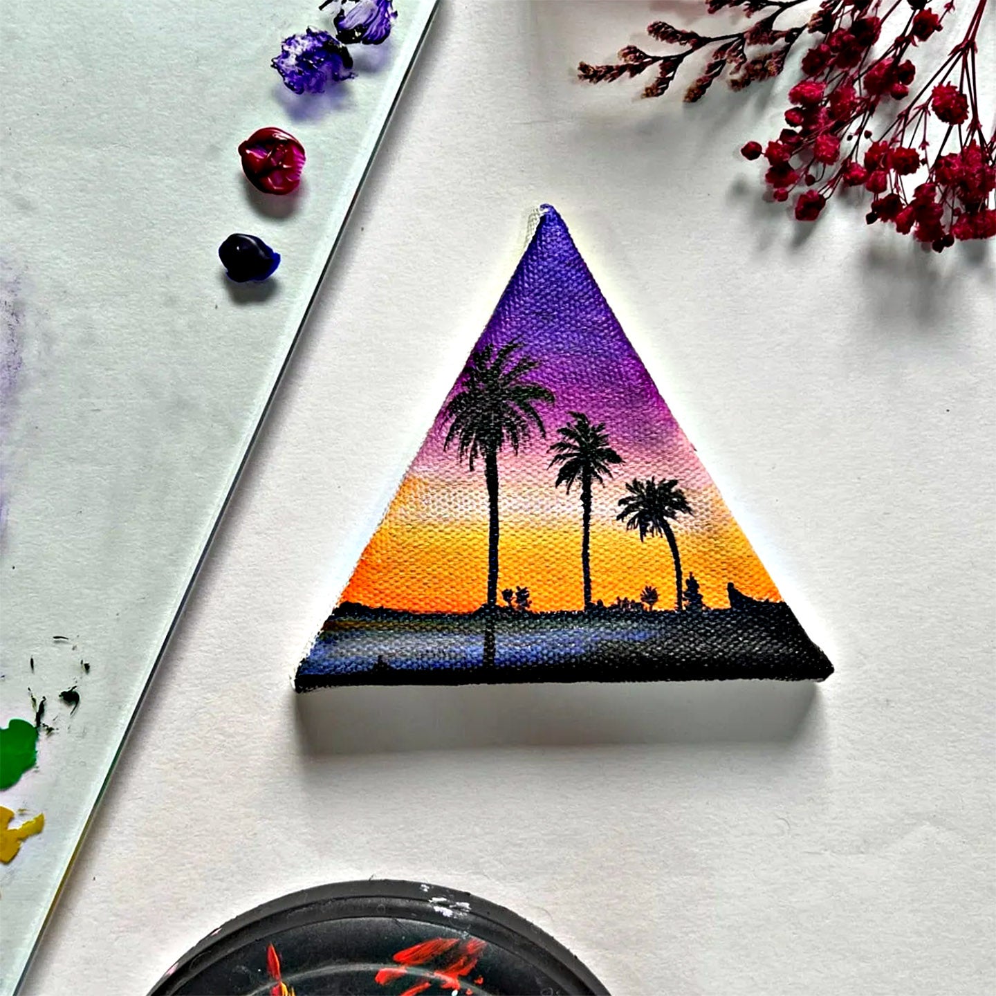 Stretched Canvas Triangular